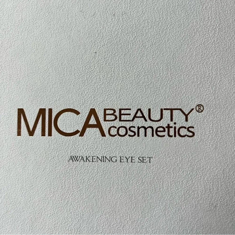 MICA BEAUTY AWAKENING EYE SET